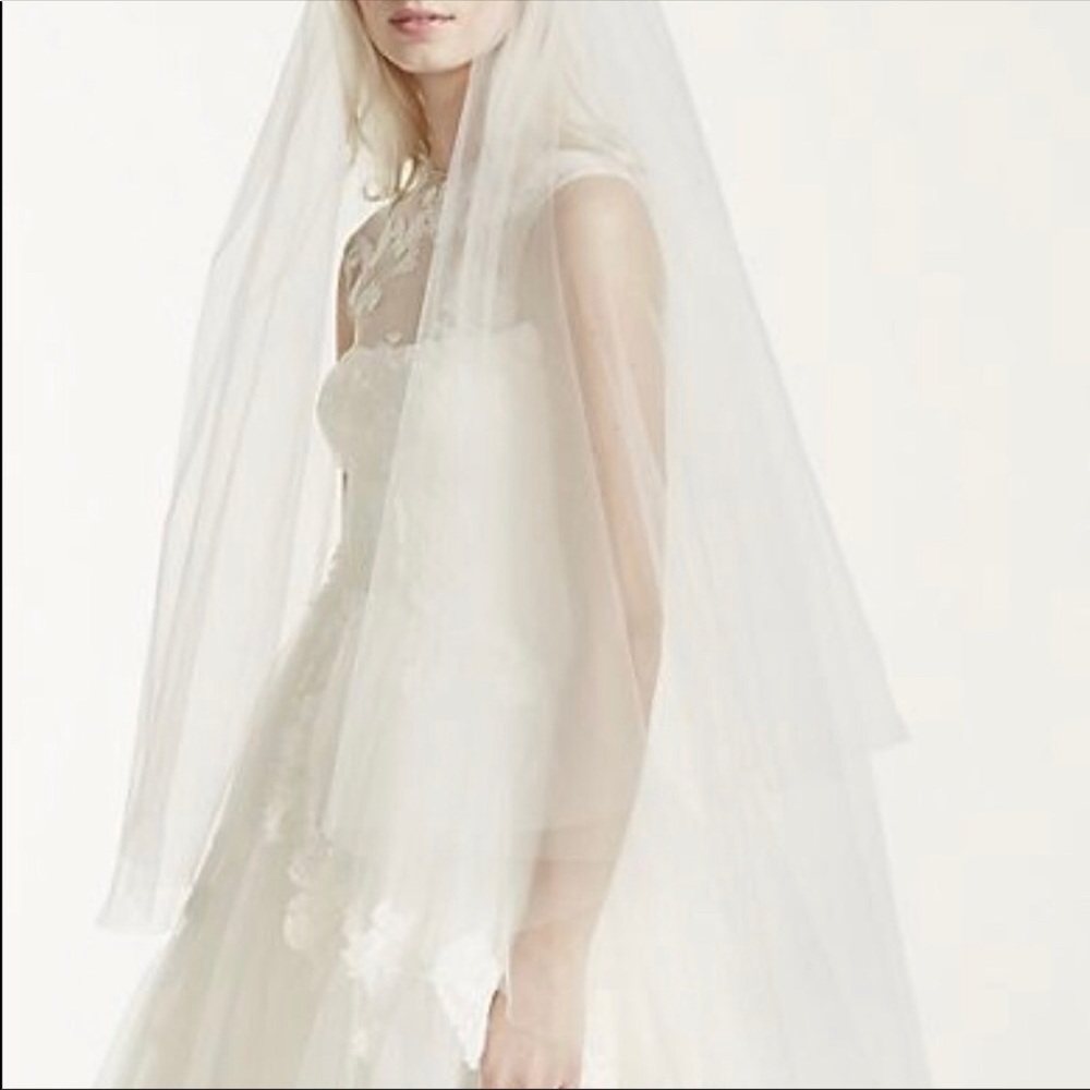 Vera Wang White ivory veil- brand new